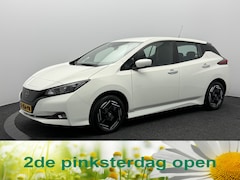 Nissan LEAF - Acenta 40 kWh SOH 95, 9% | 10000KM | Warmtepomp | Camera | DAB | Dodehoekdetectie