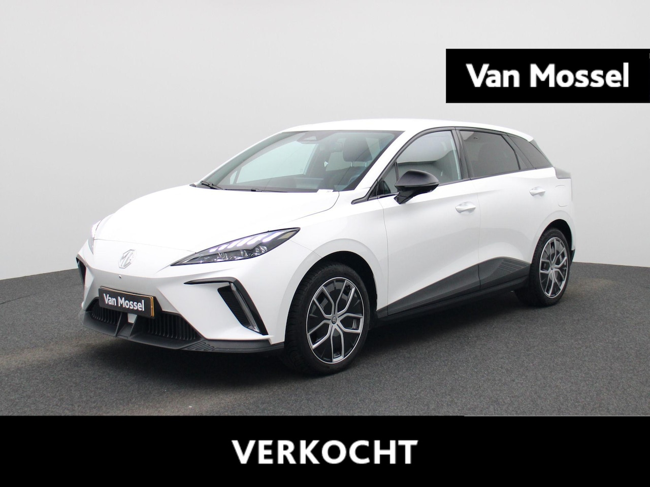 MG MG4 - 64 kWh Luxury Long Range | Navigatie | Stoel & Stuurverwarming | 3-Fase Laden | 360 Camera - AutoWereld.nl