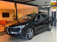 Alfa Romeo Stelvio - 2.0 T AWD Super 280PK Automaat | Leder | Memory | Camera | ACC | CarPlay | Trekhaak