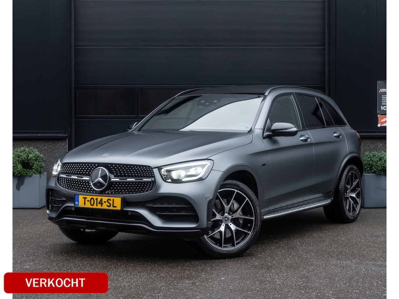 Mercedes-Benz GLC-klasse - 300e 4MATIC | AMG 9G Tronic | Pano | Memory Seats | Keyless | Sfeer | 360 View | Burmester - AutoWereld.nl