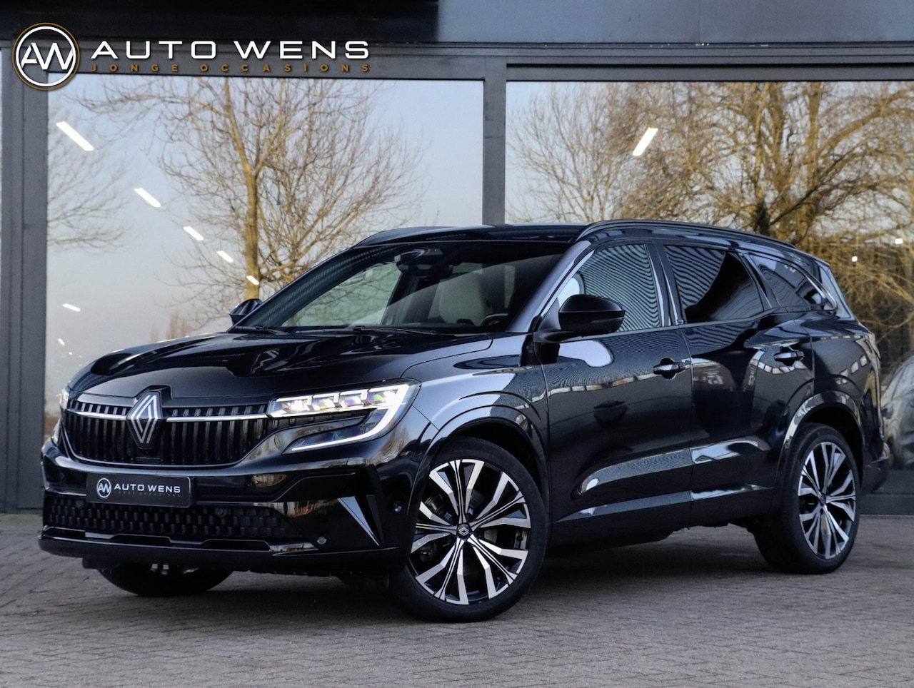 Renault Espace - E-Tech Hybrid 200 Iconic 7p. Matrix Pano Headup HarmanKardon Garantie t/m 11-2028 of 150.0 - AutoWereld.nl