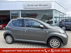 Toyota Aygo - 1.0-12V Aspiration Green, leder/alcantara, airco, lm-velgen