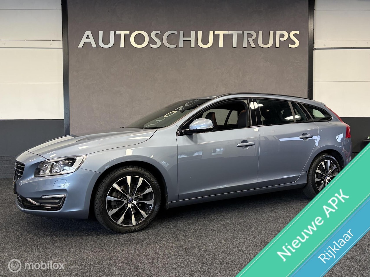 Volvo V60 - 2.0 D3 Summum LEDER / STOELVERW. / CLIMA / CRUISE / NAVI / - AutoWereld.nl