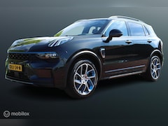 Lynk & Co 01 - 1.5 Plug-in Hybride, Zwarte Hemel, Stoelverwarming, Cruise, Pdc + camera, Clima, Navi, App
