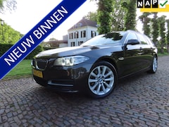 BMW 5-serie Touring - 520d High Executive Leer Keyless Led BI Xenon Stoelverwarming Pdc Navigatie Bleutooth Crui