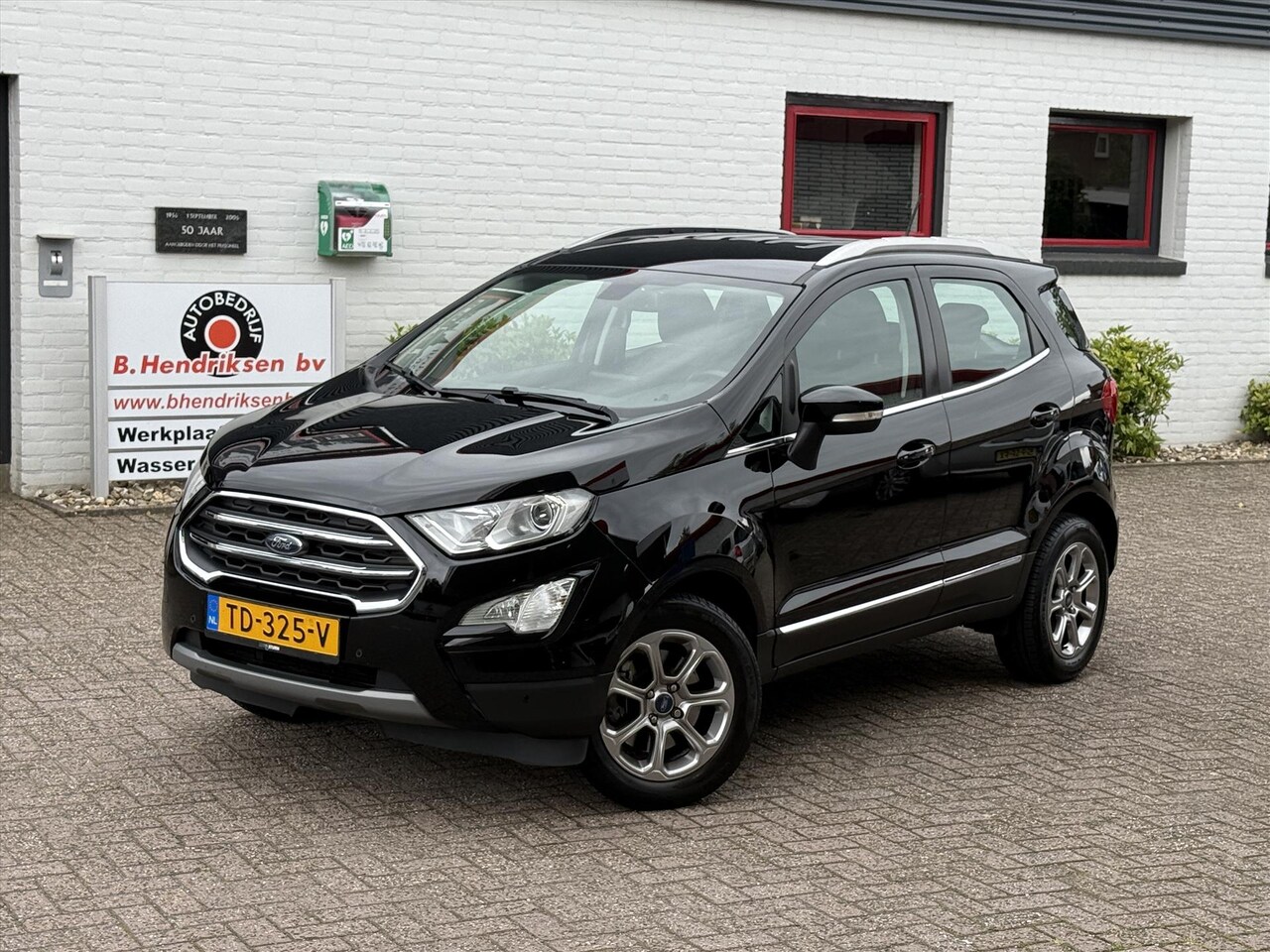 Ford EcoSport - 1.0 EcoBoost 125pk AUT Titanium/ Stoel + stuur verwarming/ Keyless entry/ Camera achter/ A - AutoWereld.nl