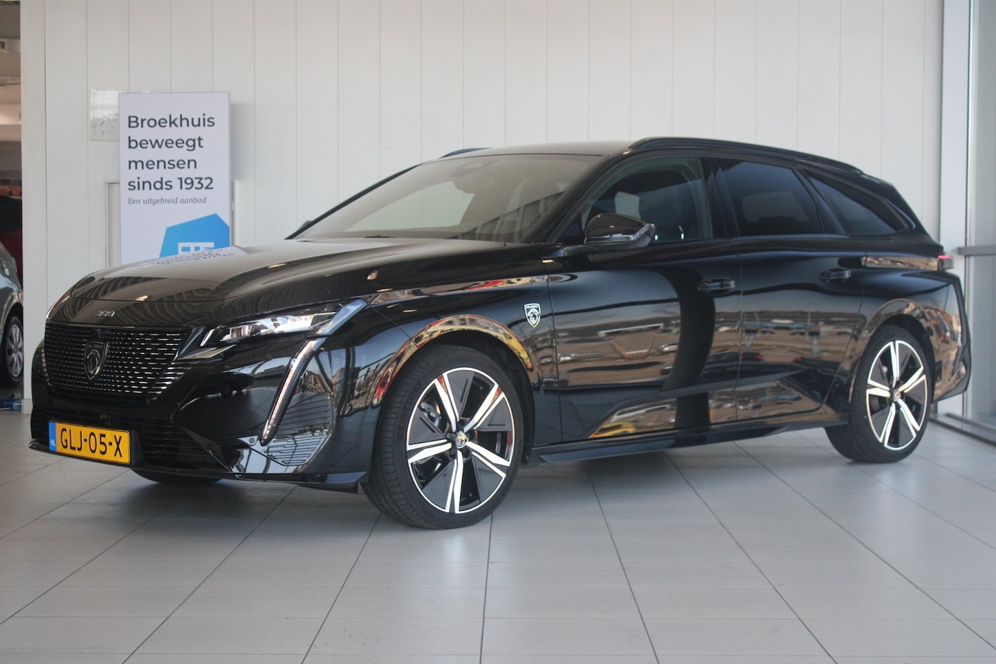 Peugeot 308 SW - 1.2 Hybrid 136 e-DCS6 GT | Achteruitrijcamera | Apple Carplay/Android Auto|telefoonintegra - AutoWereld.nl