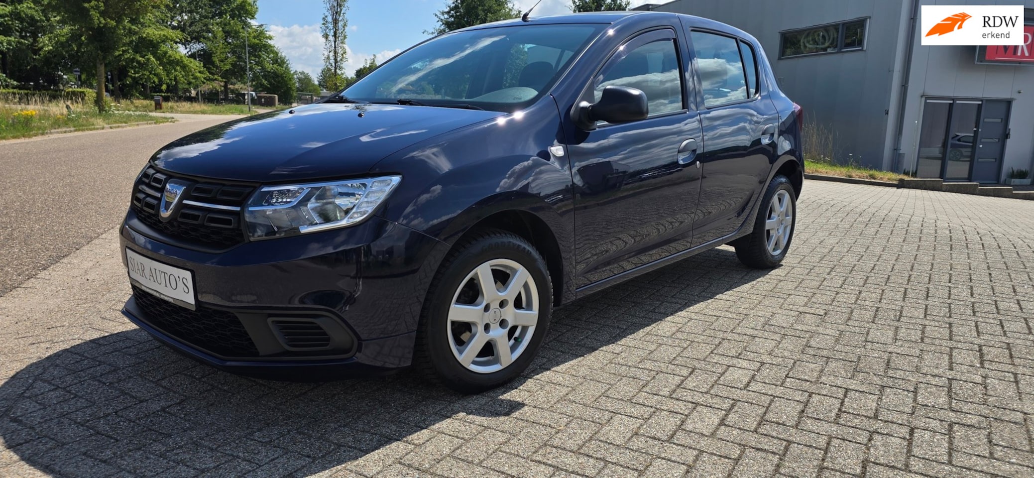 Dacia Sandero - 2jaar A.P.K,LED dagrijverlichting, electrische ramen - AutoWereld.nl