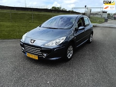 Peugeot 307 - 1.6-16V Premium