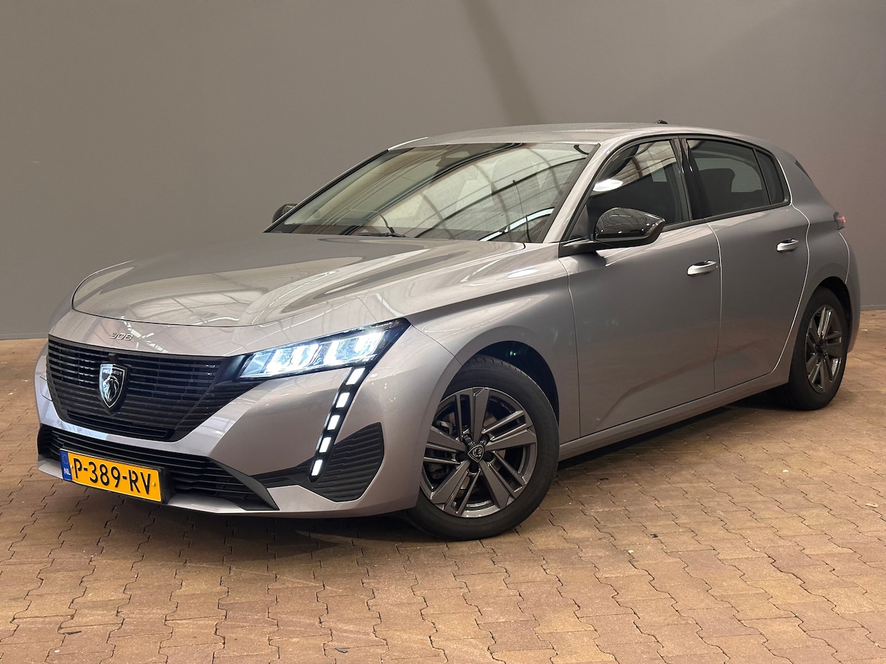 Peugeot 308 - 1.2 PureTech Active Pack Business Afneembare Trekhaak | 16" Lichtmetaal | Cruise | Parkeer - AutoWereld.nl