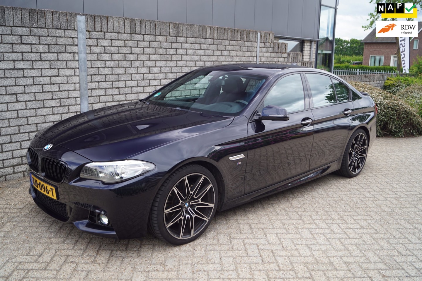 BMW 5-serie - 528i M Sport Edition High Executive Autom Leder Sportst Stoelverw Navi Clima Xenon Cruise - AutoWereld.nl
