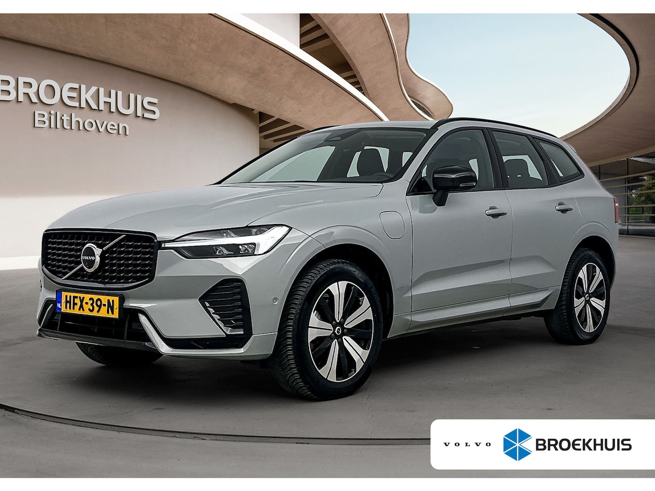 Volvo XC60 - 2.0 T6 Plug-in hybrid AWD Plus Dark | PDC V+A en 360 camera | Trekhaak | Adaptive Cruiscon - AutoWereld.nl