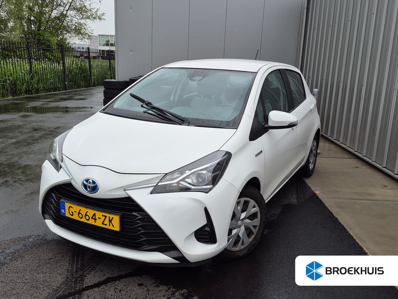 Toyota Yaris - 1.5 Hybrid Active 100PK AUTO | Acteruitrijcamera | Cruise control | Rijstrooksensoren | Cl - AutoWereld.nl