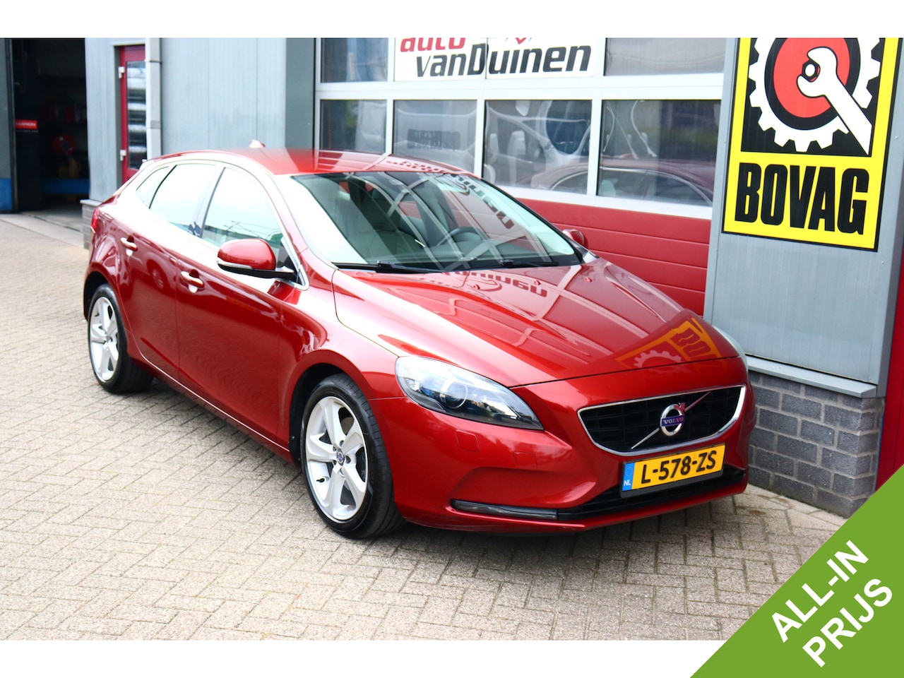 Volvo V40 - 1.6 T3 Summum O.a: Afn. Haak, Stoelverw, Leder, Navi, Camera, PDC, Etc. All-in prijs! - AutoWereld.nl