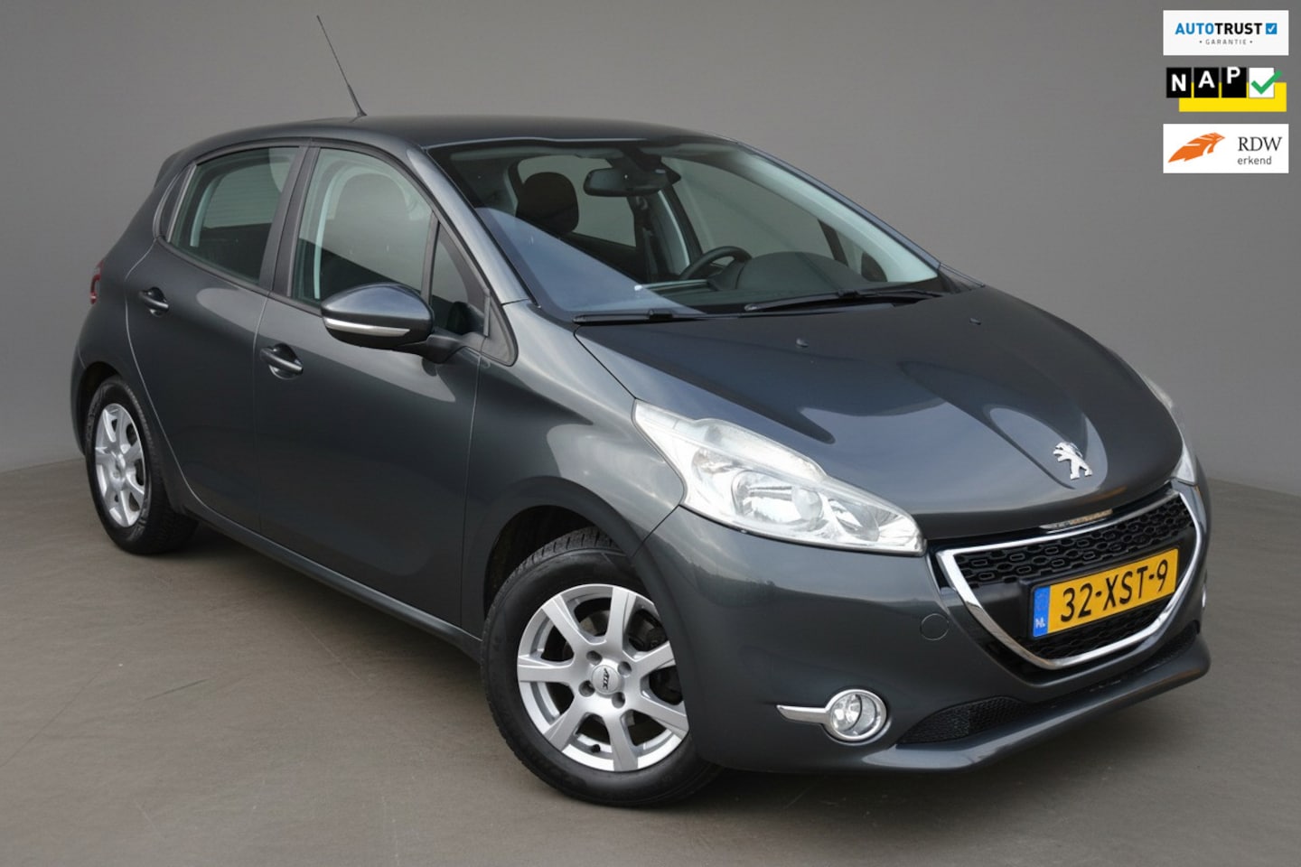 Peugeot 208 - Clima|Cruise|Navi|PDC|Trekhaak|2e eigenaar! - AutoWereld.nl