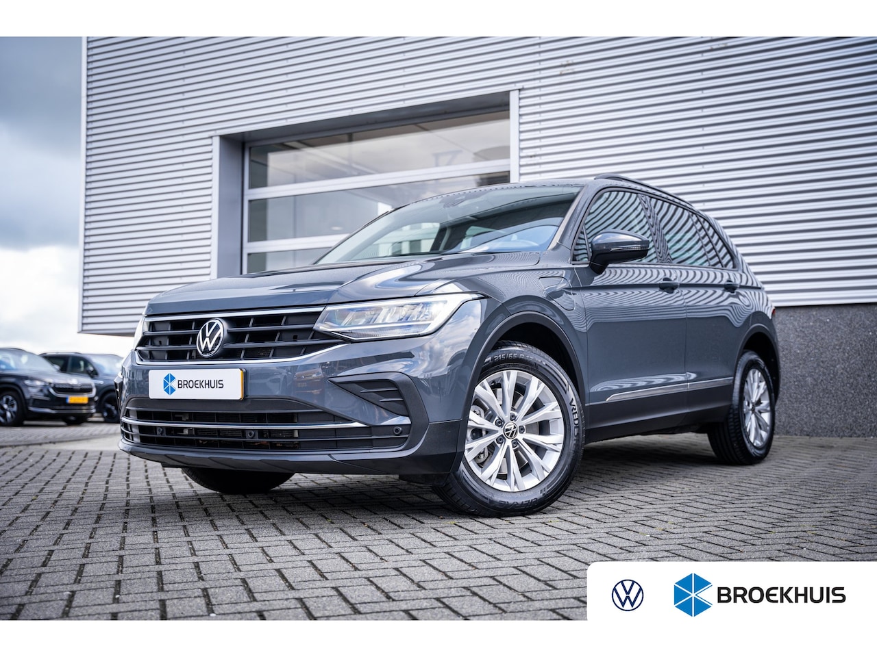 Volkswagen Tiguan - | SOH 91% 1.4 TSI eHybrid Life 245PK | Achteruitrij Camera | Airco (automatisch) | Keyless - AutoWereld.nl