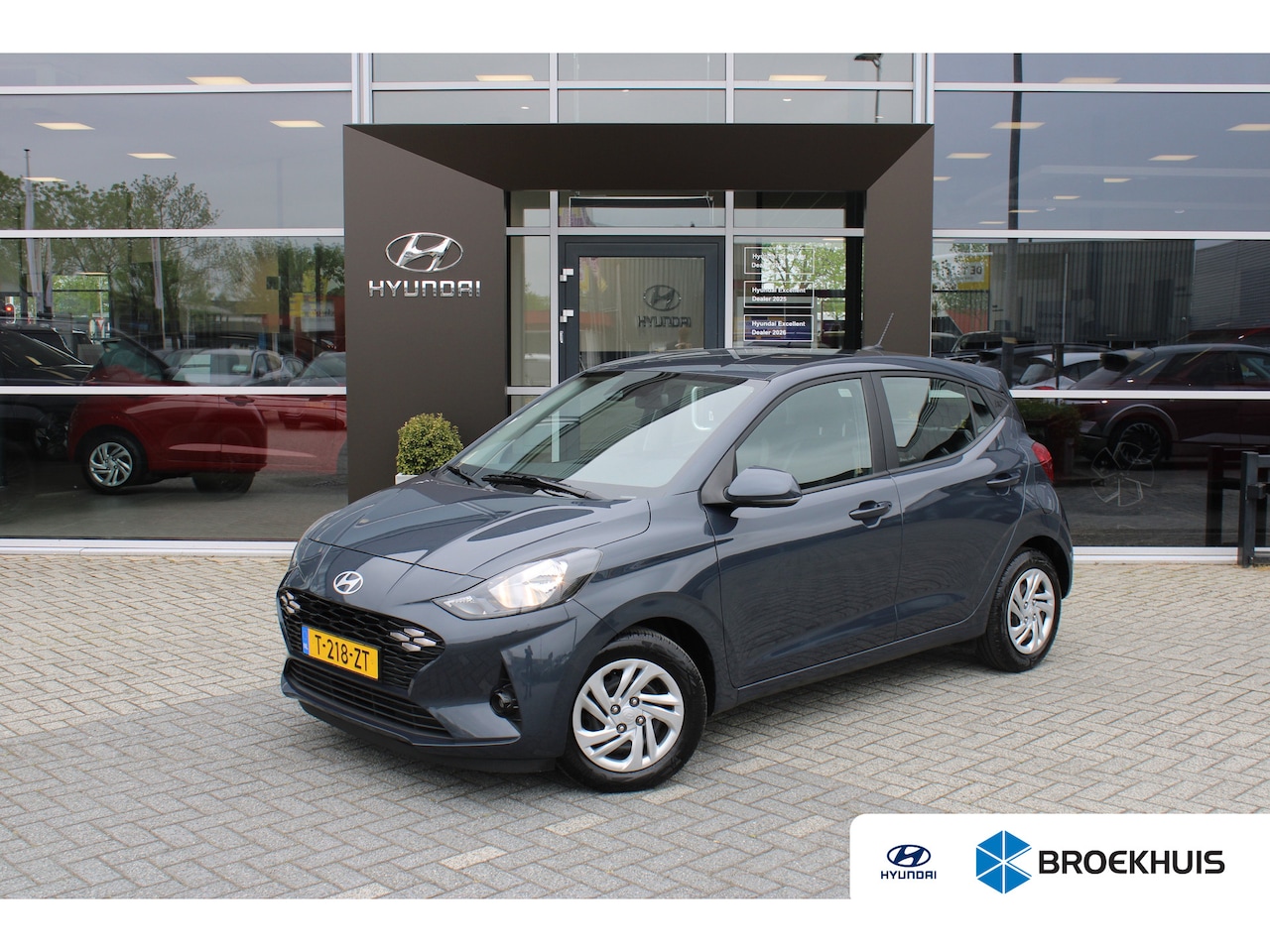 Hyundai i10 - 1.0 Comfort | Achterbank in delen neerklapbaar | Airco | Apple Carplay/Android Auto|telefo - AutoWereld.nl