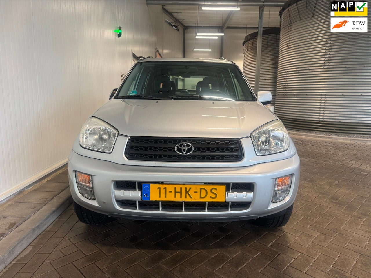Toyota RAV4 - 2.0-16V VVT-i Luna 2.0-16V VVT-i Luna - AutoWereld.nl