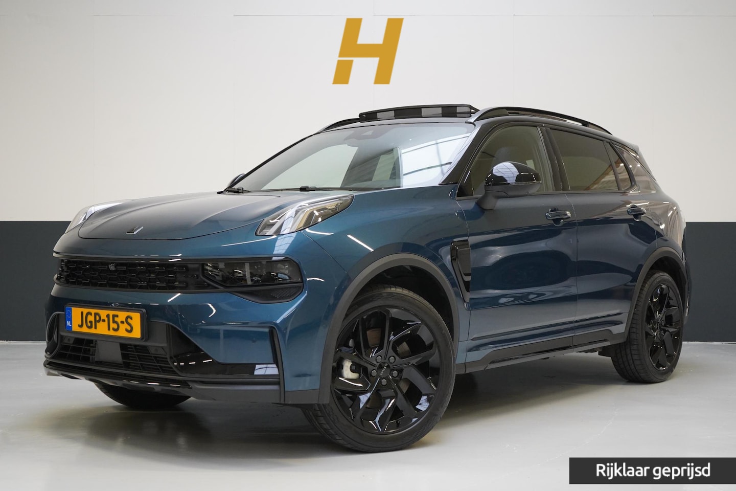 Lynk & Co 01 - 1.5 | Zwart optiek | Panoramadak | Navigatie | Memory | Apple CarPlay - AutoWereld.nl