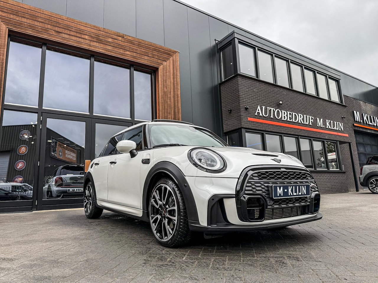 MINI Cooper S - Mini 2.0 John Cooper Works F1 aut/Pano/Camera/HK/18"Jcw/Led - AutoWereld.nl