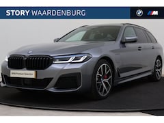 BMW 5-serie Touring - 530e M Sport Automaat / Trekhaak / Panoramadak / Comfortstoelen / Comfort Access / Achteru