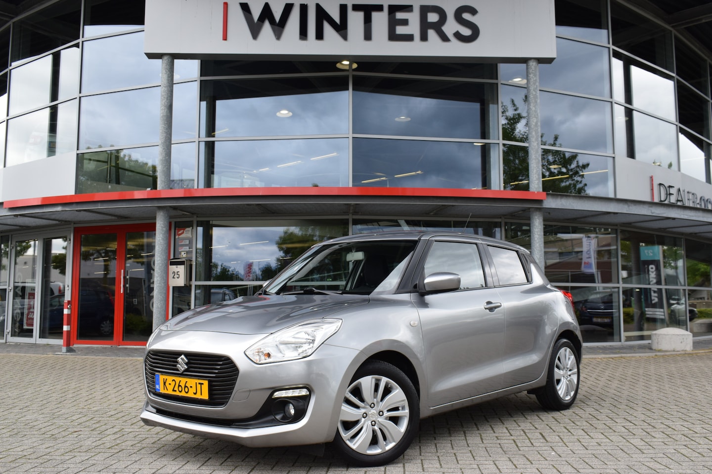 Suzuki Swift - 1.2 Select Smart Hybrid | Navigatie | Camera | Airco | Apple Carplay/ Android Auto | - AutoWereld.nl