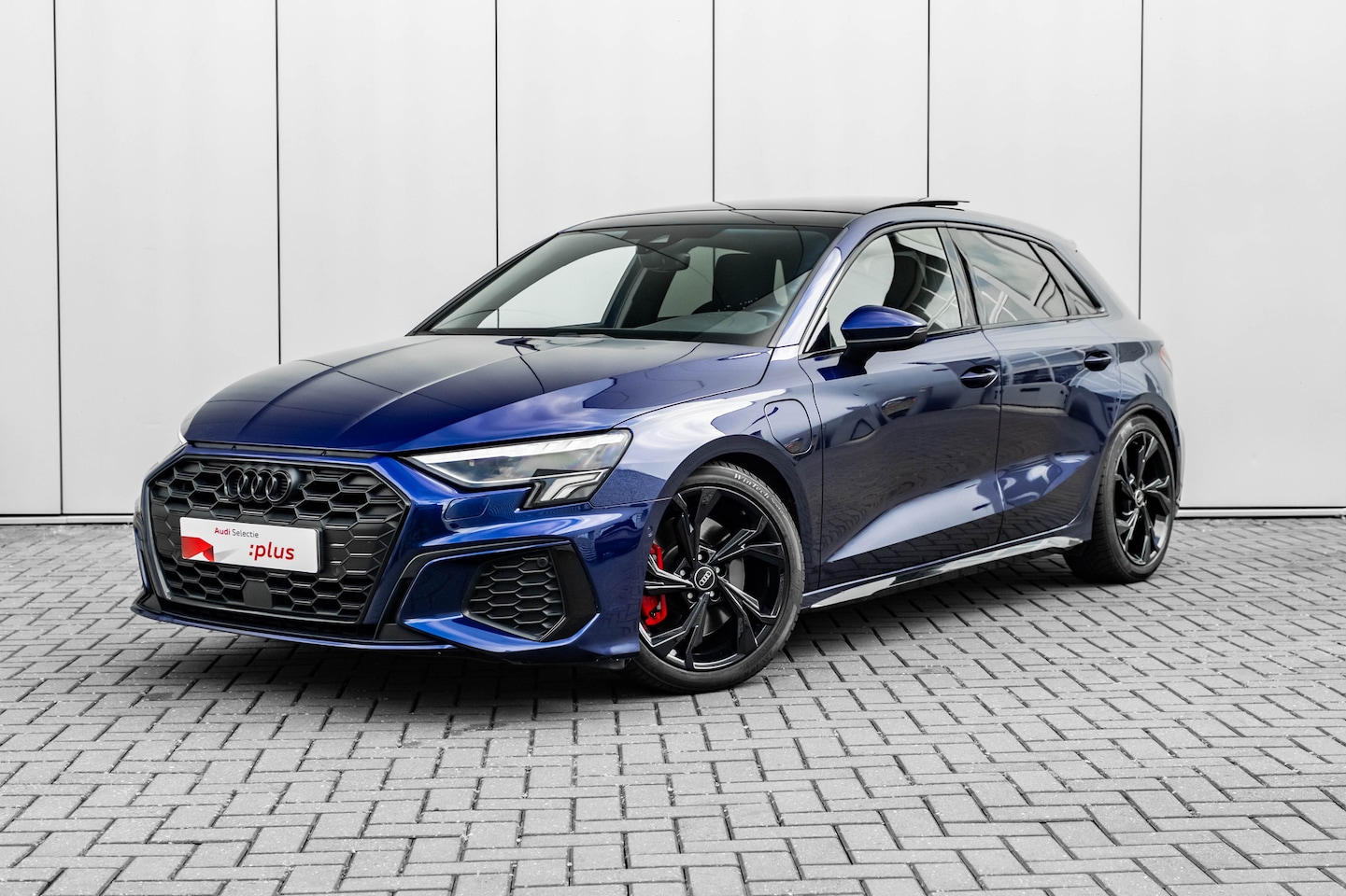 Audi A3 Sportback - 45 TFSI e S edition Competition 245 PK | Panoramadak | Dodehoekdetectie | Ambiance Verlich - AutoWereld.nl