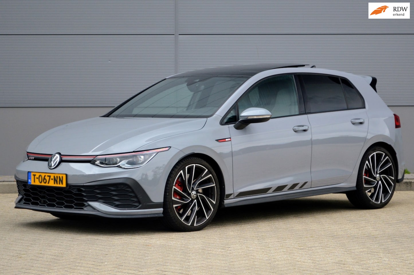 Volkswagen Golf - 2.0 TSI GTI Clubsport 300PK Pano Vol Leder - AutoWereld.nl