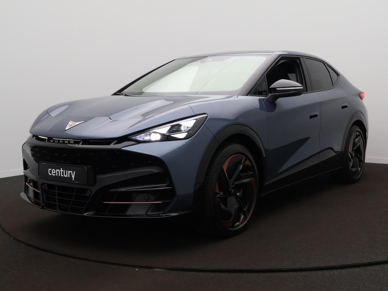 CUPRA Tavascan - VZ Adrenaline 82 kWh 340PK / Panodak / Elek. Stoelen / Sennheiser - AutoWereld.nl