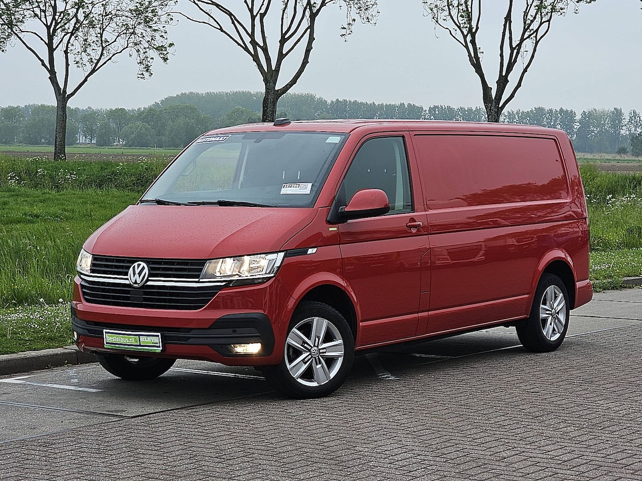 Volkswagen Transporter - 2.0 TDI L2H1 28 2.0 TDI L2H1 28 - AutoWereld.nl