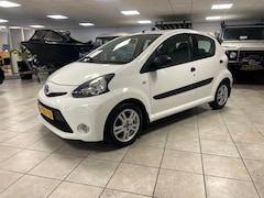Toyota Aygo - 1.0 VVT-i Now Airco 5 deurs