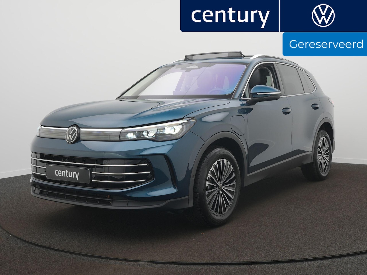 Volkswagen Tiguan - 1.5 eHybrid Elegance Trekhaak - 19 Inch - Panoramadak - Leer - Navigatie - AutoWereld.nl