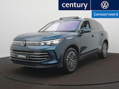 Volkswagen Tiguan - 1.5 eHybrid Elegance Trekhaak - 19 Inch - Panoramadak - Leer - Navigatie
