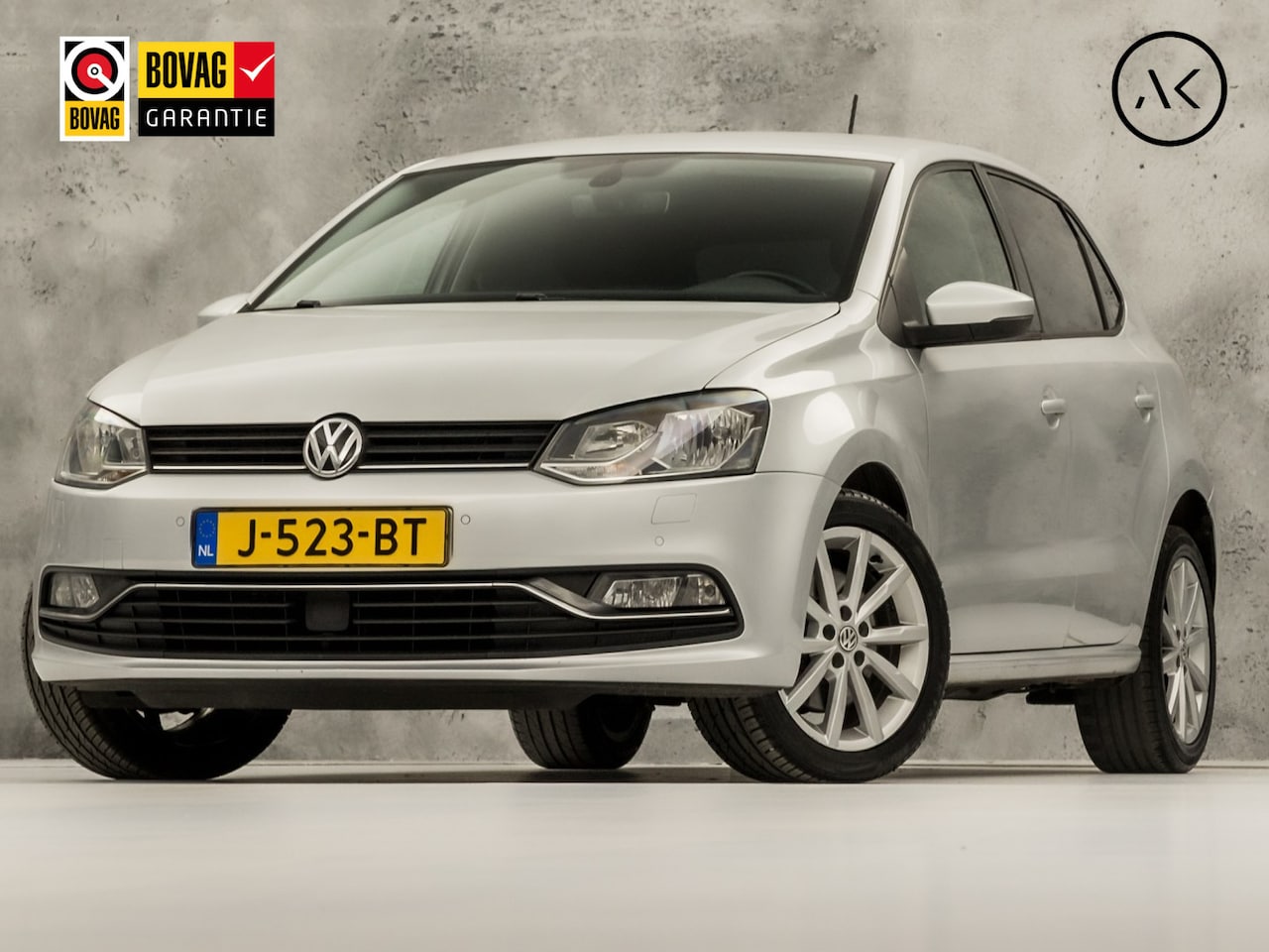 Volkswagen Polo - 1.2 TSI Sportline (NAVIGATIE, CLIMATE, STOELVERWARMING, GETINT GLAS, SPORTSTOELEN, LM VELG - AutoWereld.nl