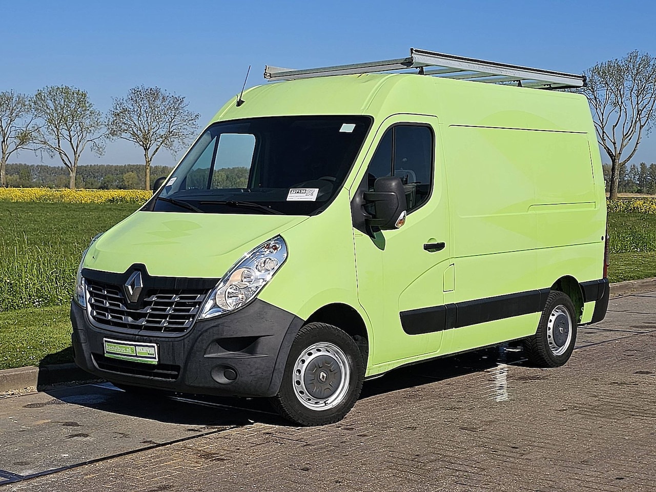 Renault Master - T28 2.3 dCi L2H2 L2H2, Laadklep, airco, navi, camera, imperiaal, trap. - AutoWereld.nl