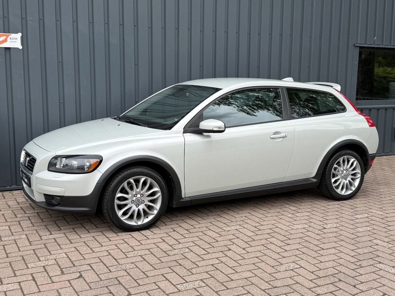 Volvo C30 - 2.4i Summum AUTOMAAT!/170 PK!/ONDERHOUDEN!/APK!/ - AutoWereld.nl