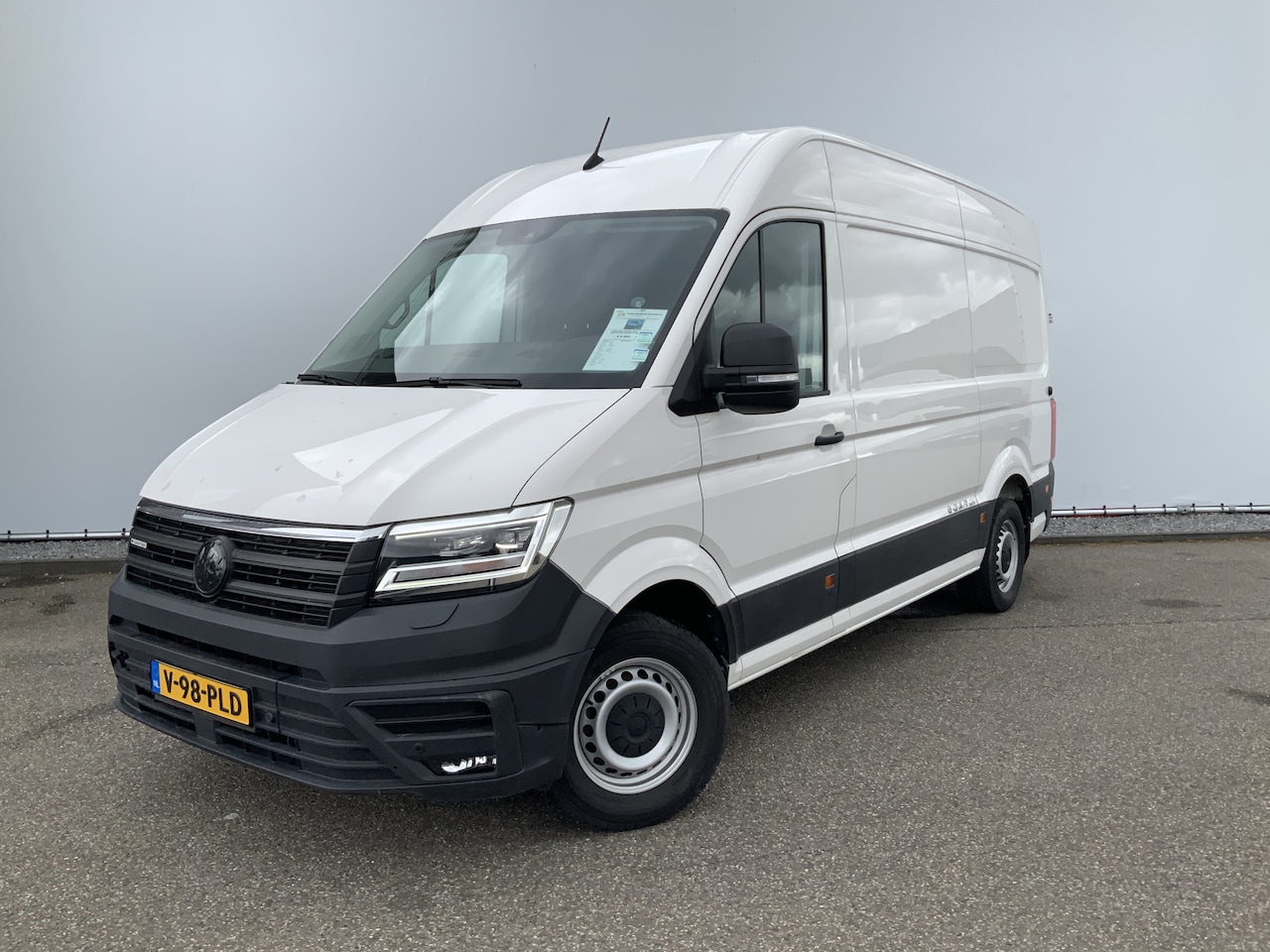 Volkswagen Crafter - e-Crafter L3H3 36 kWh Airco Cruise Navi Camera 3 Zits (Schade`s) Opstap Euro 6 - AutoWereld.nl