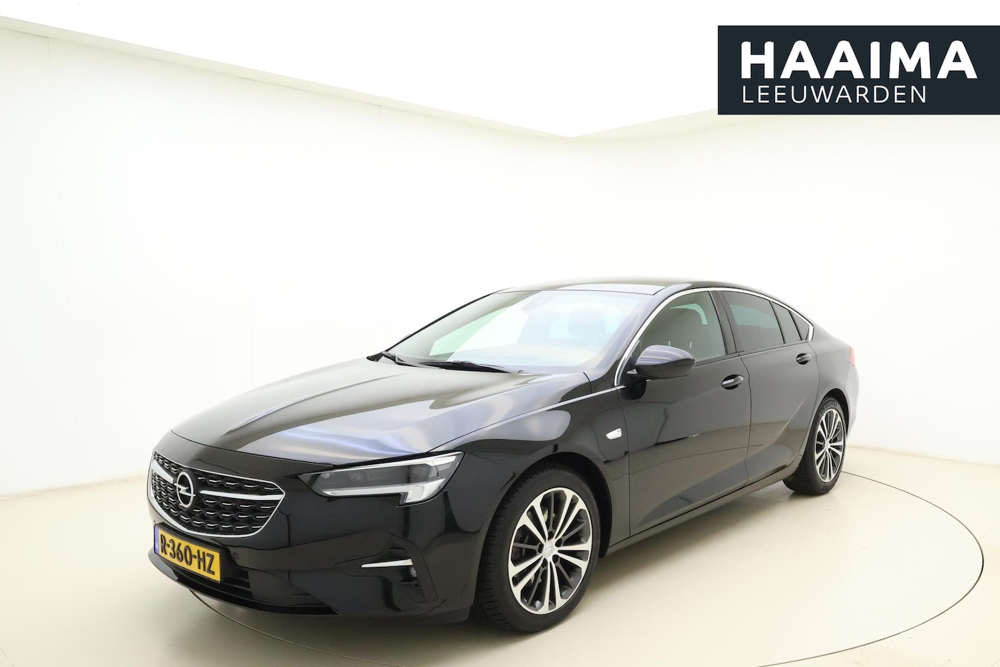 Opel Insignia Grand Sport - 2.0 Turbo Business 200 PK Automaat | Lederen bekleding | Stoel en achterbankverwarming | N - AutoWereld.nl