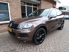 Volkswagen Touareg - 3.0 TSI Hybrid High Edition Automaat / Leder / Navi / Panoramadak