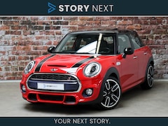 MINI Cooper S - Hatchback Business Automaat 5 deurs / Navigatiesysteem / Leder / Panoramadak / LED / 18 In