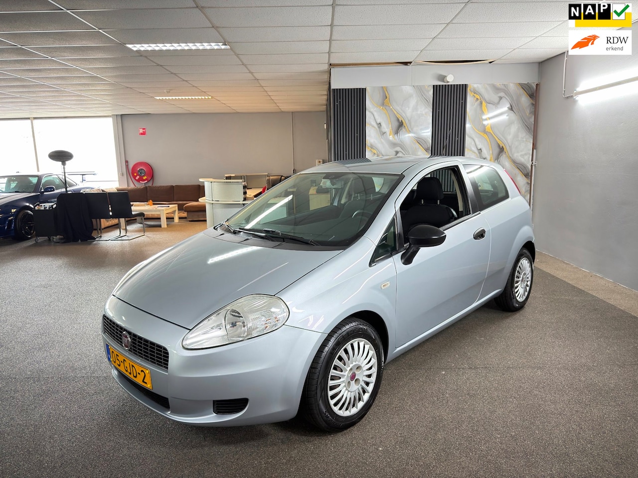 Fiat Grande Punto - 1.2 Active Apk Nieuw,Airco,Parrot systeem,Bluetooth,N.A.P,weinig kilometers,2 sleutels.Top - AutoWereld.nl
