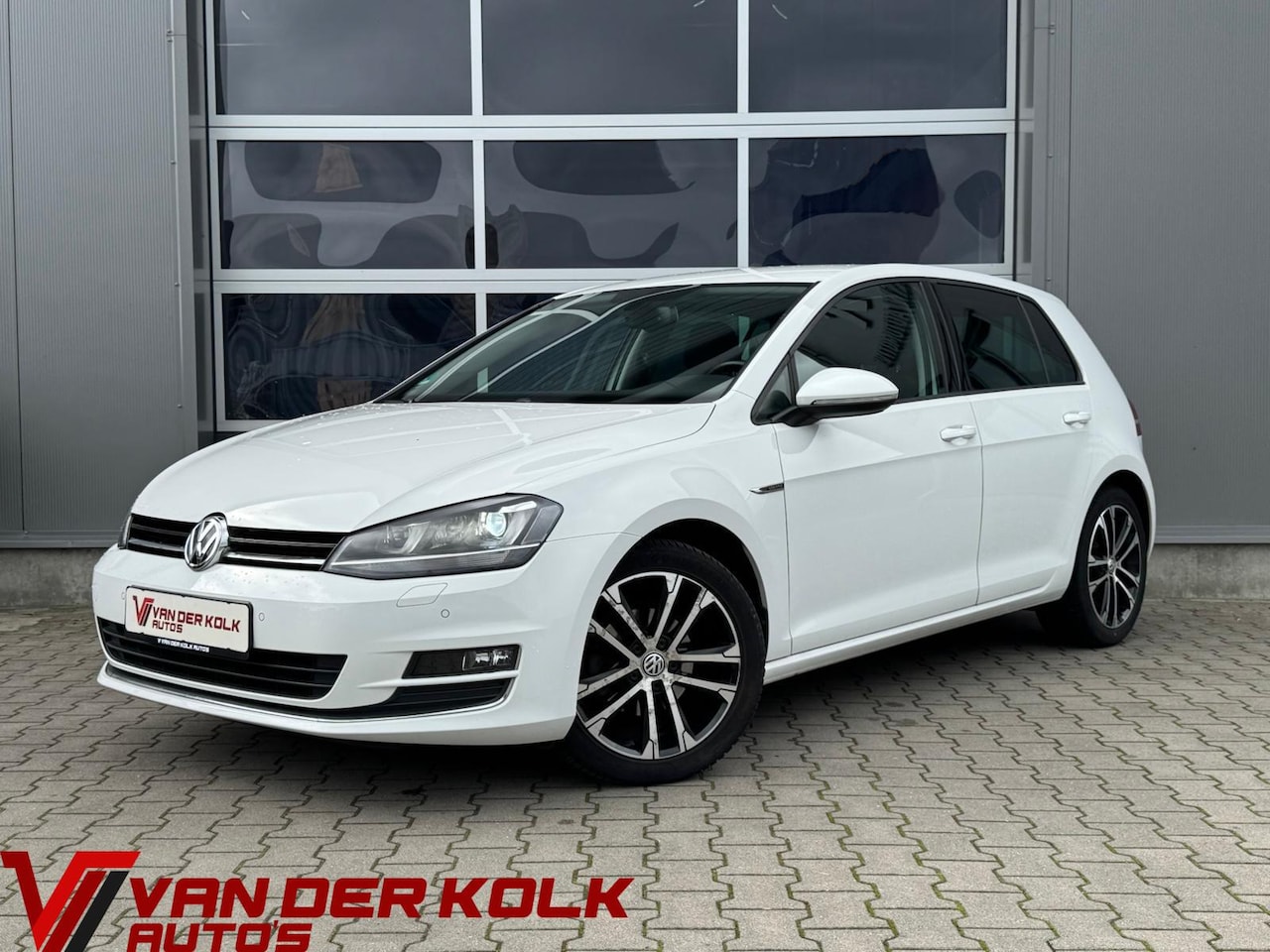 Volkswagen Golf - 1.2 TSI Lounge | Xenon | Camera | CarPlay | Navigatie |Cruise | Climate | Stoelverwarming - AutoWereld.nl