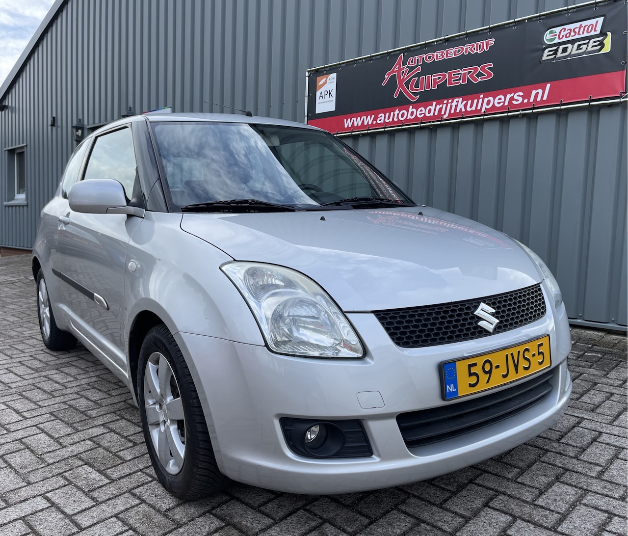 Suzuki Swift - 1.3 Exclusive Airco.Lm.velgen.Audio.Trekhaak - AutoWereld.nl