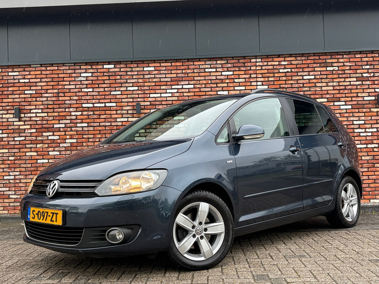 Volkswagen Golf Plus - 1.2 TSI Highline Trekhaak Nav/Cruise Stoelverw Pdc Voll.Onderhouden! - AutoWereld.nl