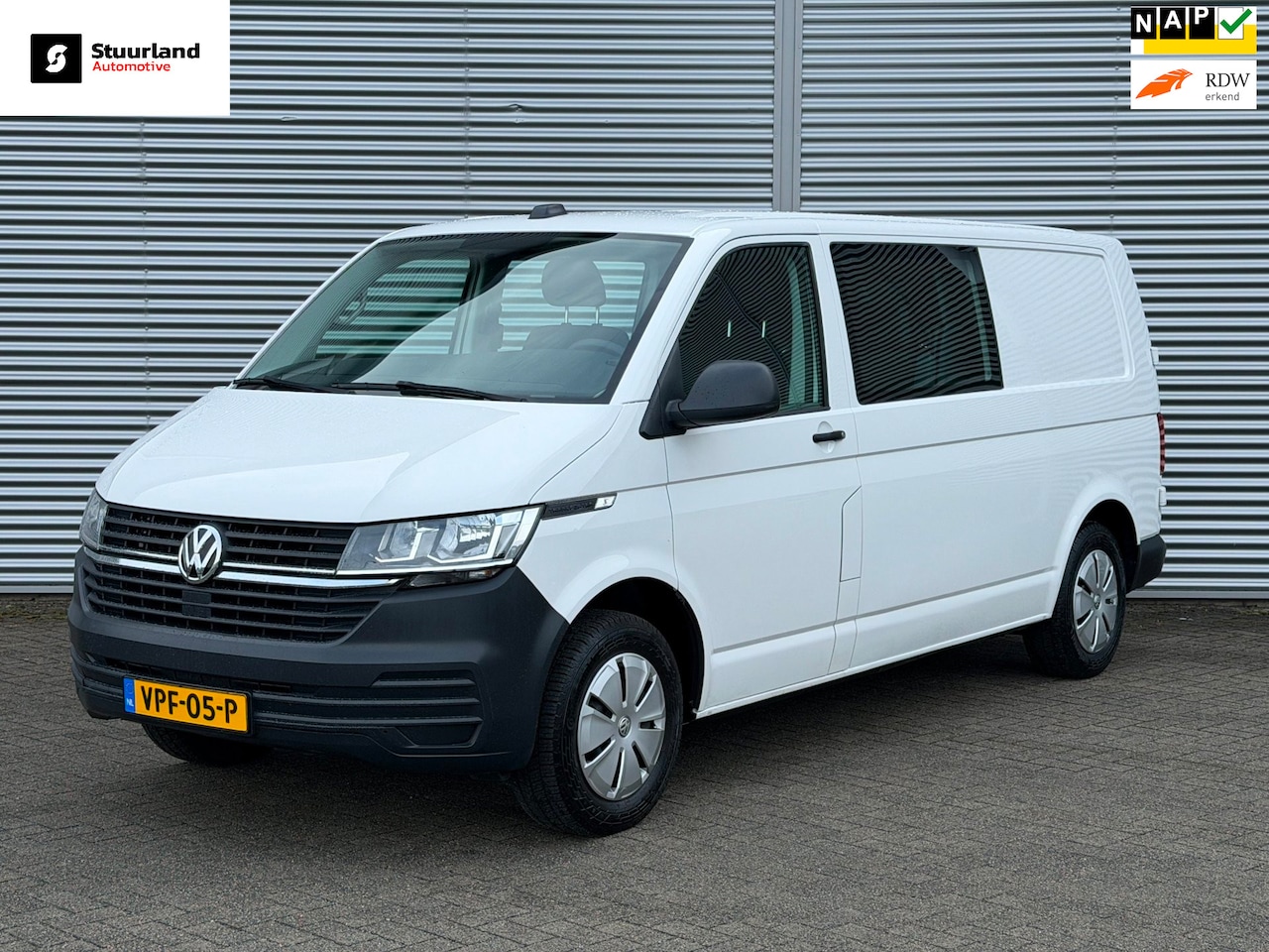 Volkswagen Transporter - 2.0 TDI L2H1 Dubbelcab Navi/ Airco/ Cruise/ Camera/ DAB/ - AutoWereld.nl