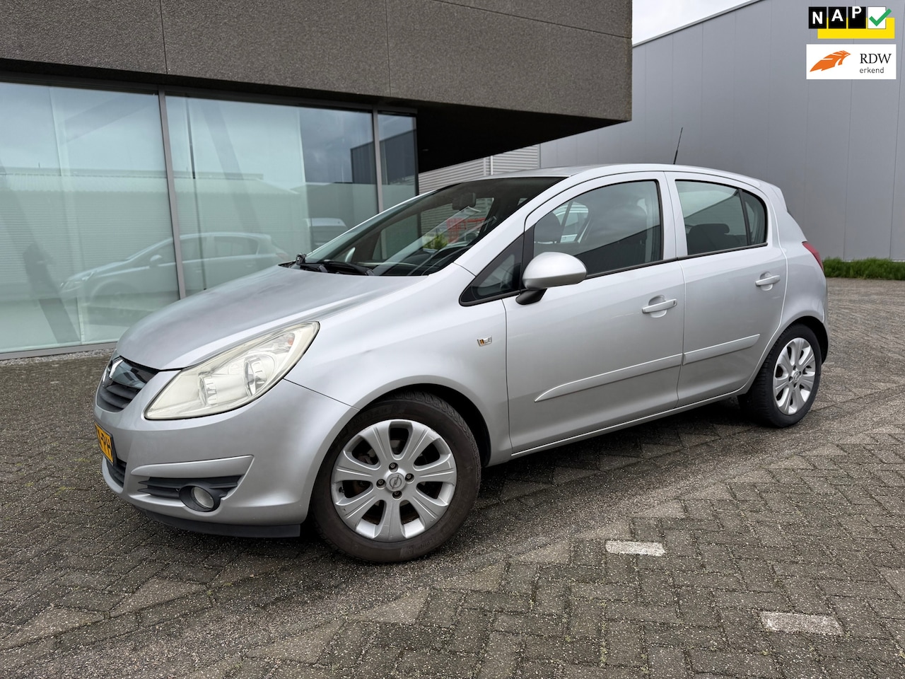 Opel Corsa - 1.2-16V Enjoy AIRCO BJ 102007 APK 9-2026 - AutoWereld.nl