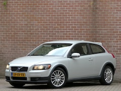 Volvo C30 - 2.4i Momentum Cruise Control / Regensensor / 17° wielen