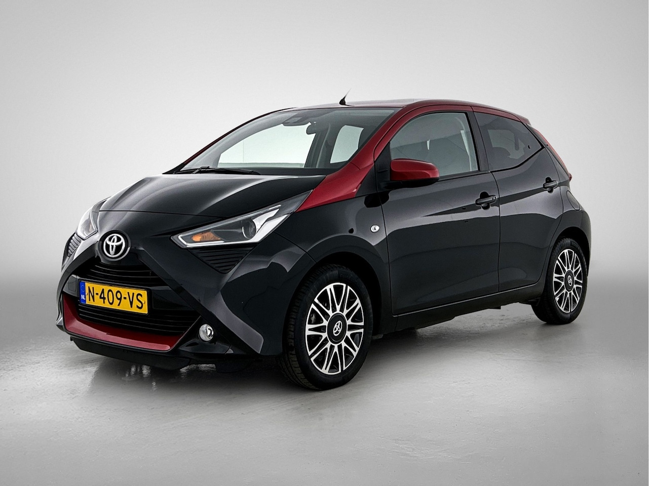 Toyota Aygo - 1.0 VVT-i x-cite 1.0 VVT-i x-cite - AutoWereld.nl