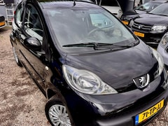 Peugeot 107 - 1.0-12V XS