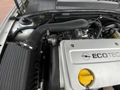 Opel Vectra - 1.6-16V Business Edition